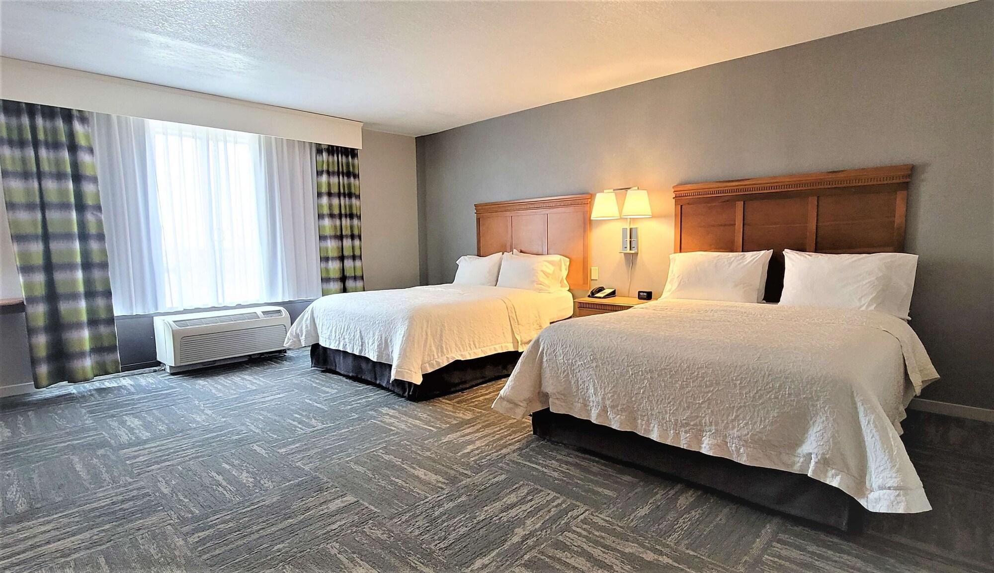 Hampton Inn Hays-North Of I-70 Экстерьер фото