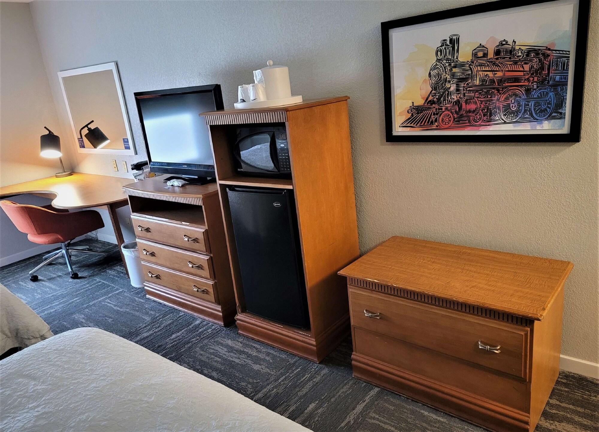 Hampton Inn Hays-North Of I-70 Экстерьер фото