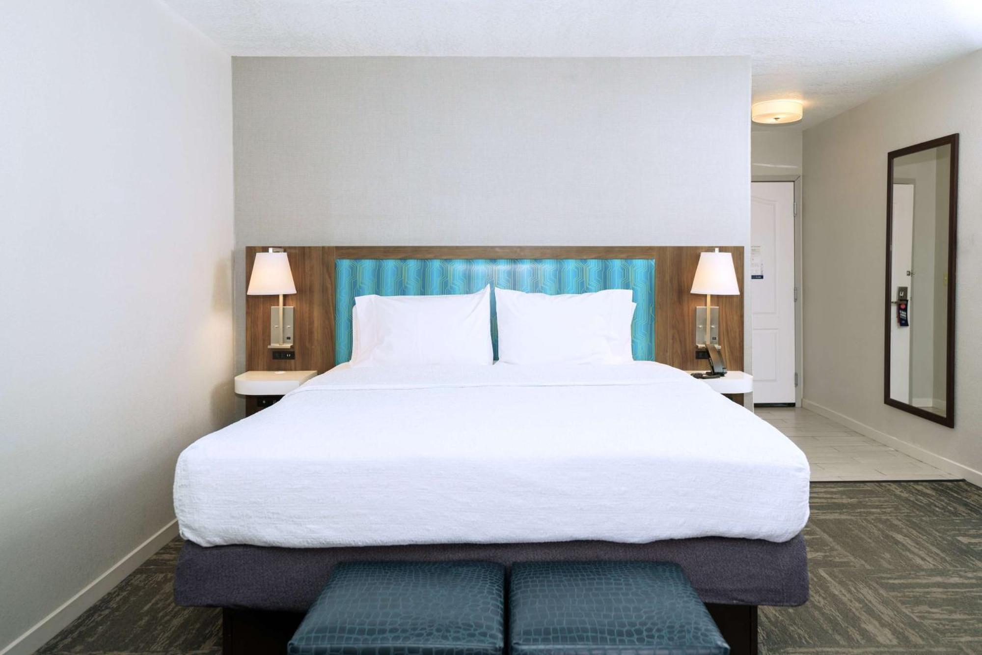 Hampton Inn Hays-North Of I-70 Экстерьер фото