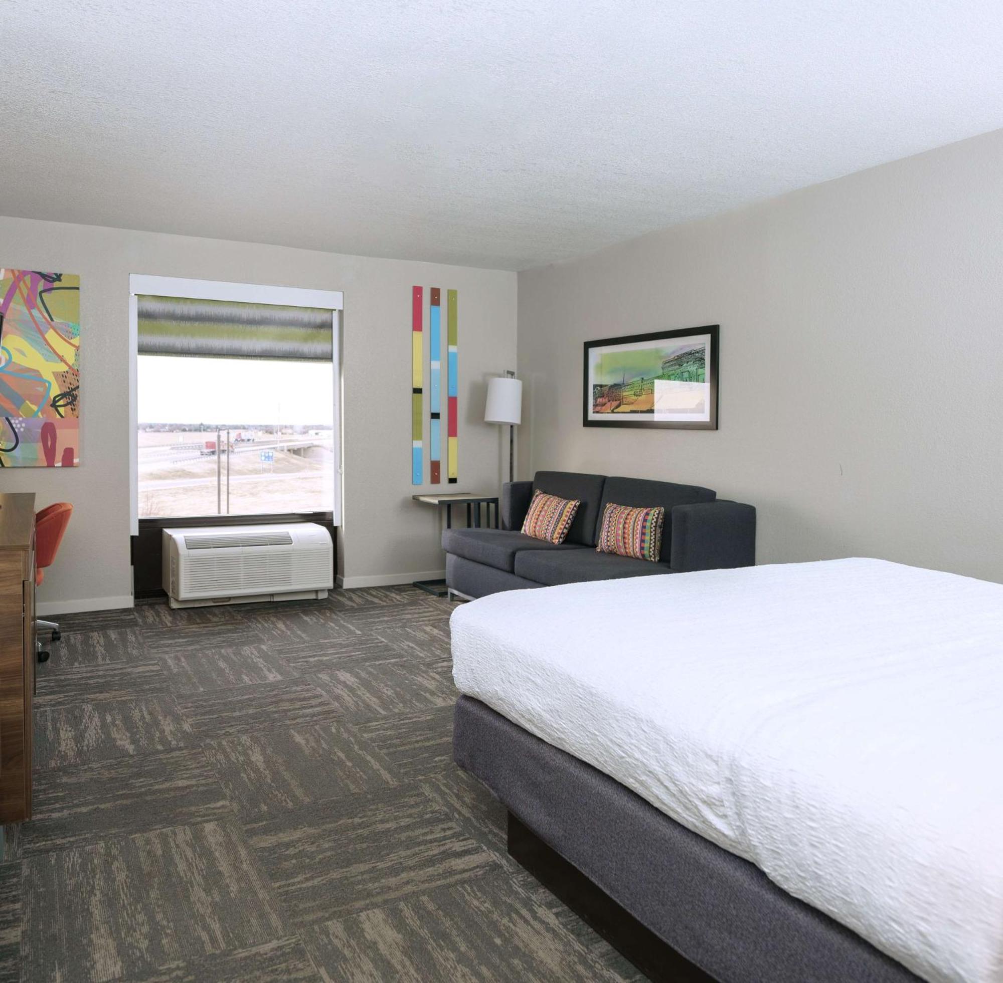 Hampton Inn Hays-North Of I-70 Экстерьер фото