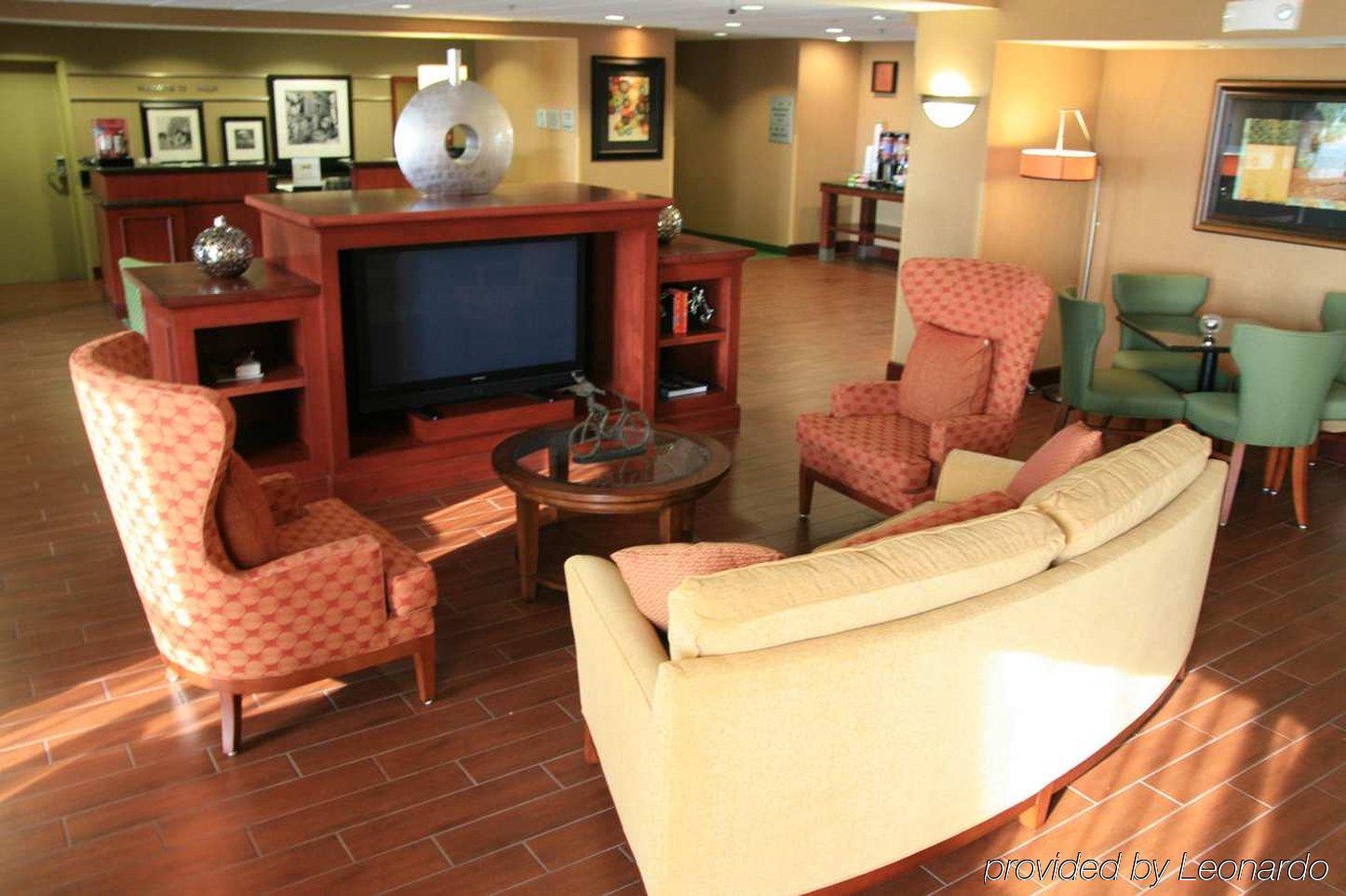 Hampton Inn Hays-North Of I-70 Экстерьер фото